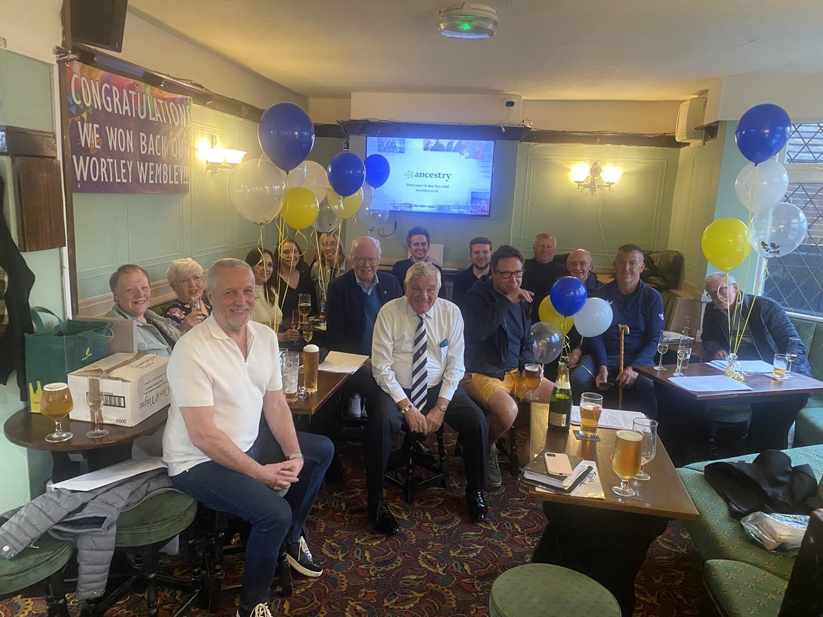 SavePitch's tweet image. Celebrating our win! Bigger bash coming soon for all. #leedsunited #tvh #oldfieldlane #ls12 #wortleyswembley #stix #community #awaw