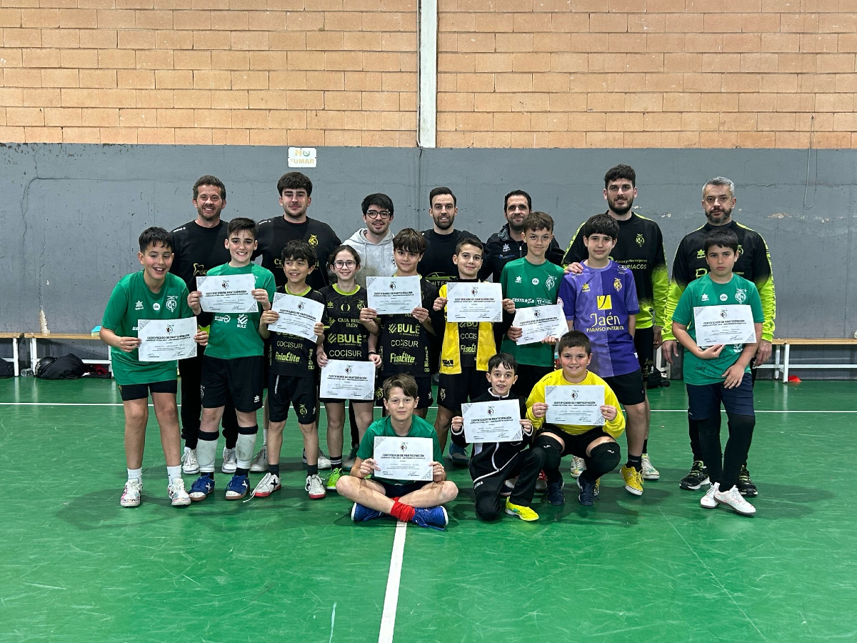 2️⃣ 𝗹𝗜 𝗖𝗮𝗺𝗽𝘂𝘀 𝗦𝗲𝗺𝗮𝗻𝗮 𝗦𝗮𝗻𝘁𝗮 @jaenfsplus

‼️ Hoy cerramos unos días llenos de fútbol, aprendizaje y sonrisas

💭 Los peques se van a casa con su certificado bajo el brazo

👏🏽 Gracias a todos los que han hecho de este campus algo especial

#SomosJaén💛