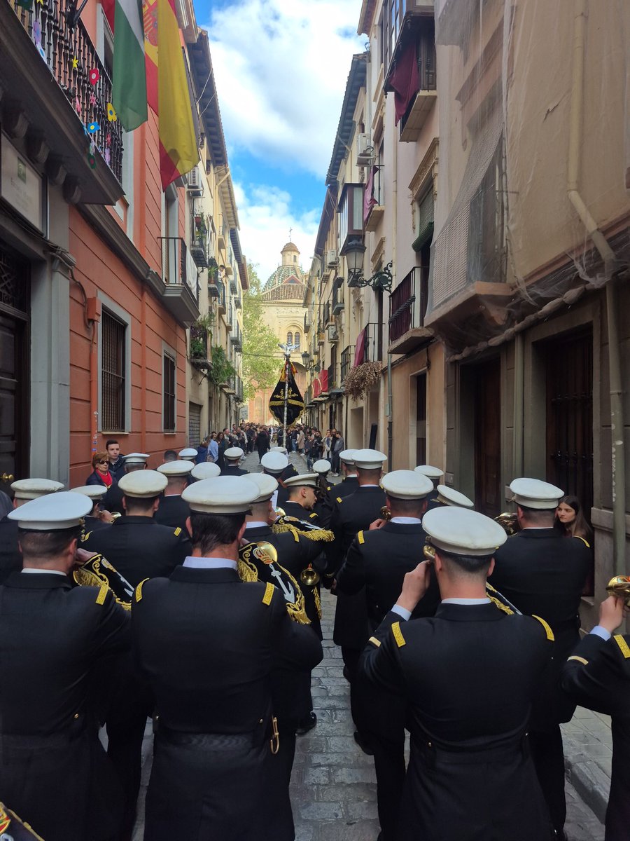 bandagranpoder's tweet image. [18:40] Santo Domingo @hdad_rosariogr llegando a la plaza.