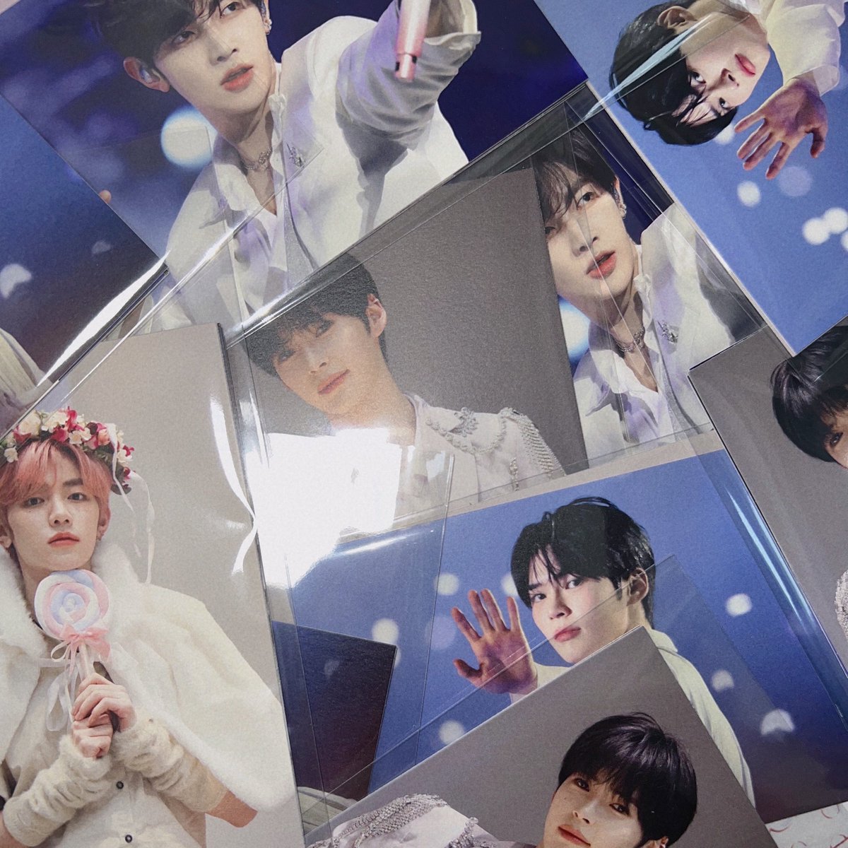 하오 &amp; 한빈 엽서 팩 나눔 ⛲️🏰
hao &amp; hanbin blue mansion postcard pack freebies ⛲️🏰

🤍 날짜: 4.18 / 4.19 / 4.20
💫 수량: 각각 30세트 (quantity: 30 sets each day) 
🌸 엽서 팩 구성: 하오 ver. 1장, 한빈 ver. 1장, 하오빈 ver. 1장 (랜덤) (postcard pack composition: hao, hanbin,