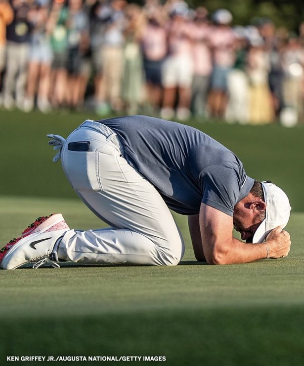 nathan_cupp's tweet image. What do HOF #MLB players do? Play golf? Maybe, but this great has a better hobby.  @GriffeyHead 
#TheMasters2025 #ANGC