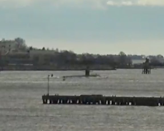 WarshipCam's tweet photo. USS Newport News (SSN 750) Los Angeles-class Flight II attack submarine leaving Groton, Connecticut - April 16, 2025 #ussnewportnews #ssn750
SRC: webcam https://t.co/LmySVGQ1Yu