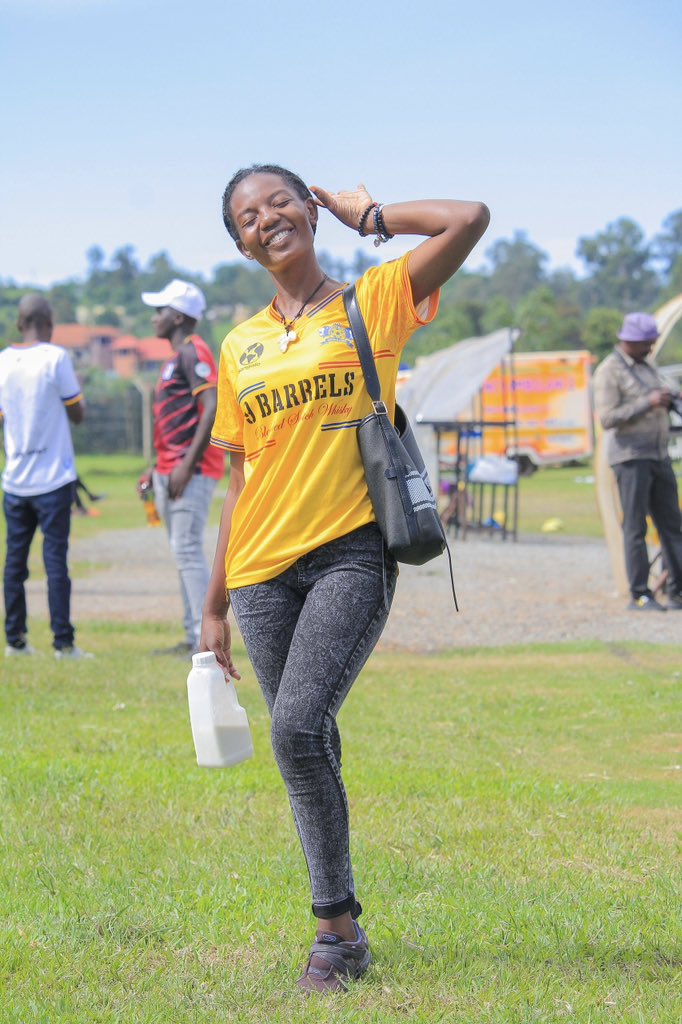 resperbarungi's tweet photo. Byoona tebija gaana😂😭🙌 https://t.co/sRNSMn1A3W