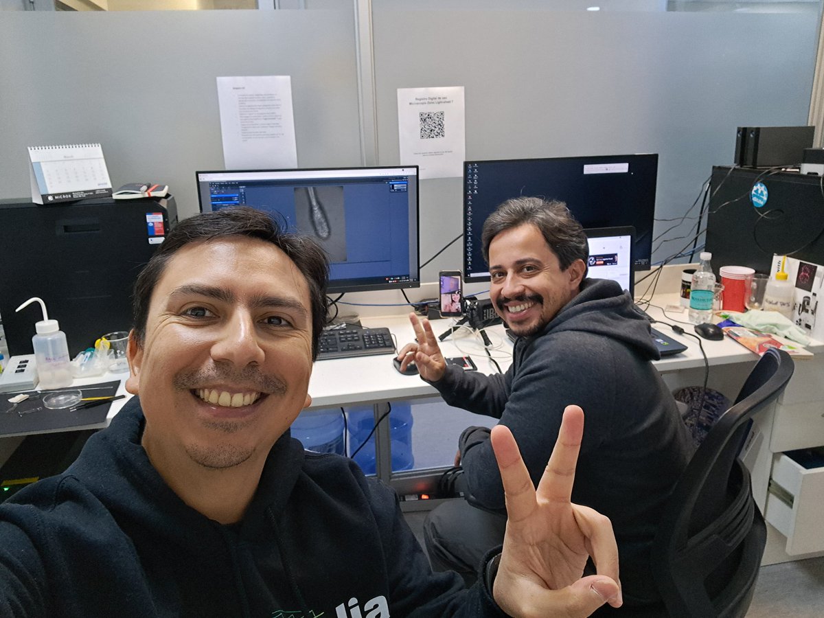 LiSIUM_Chile's tweet image. In a fruitful remote session, we were able to connect to the Light Sheet 7 🔬 installed in Ceará 🇧🇷 from Santiago🇨🇱 and we shared direct and practical experiences in the use of the equipment, both in its preparation and acquisition configurations, and more!

#spreadtheknowledge