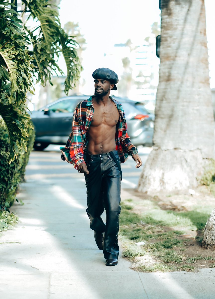 blacksherif_'s tweet photo. https://t.co/PeTmO4JI9L