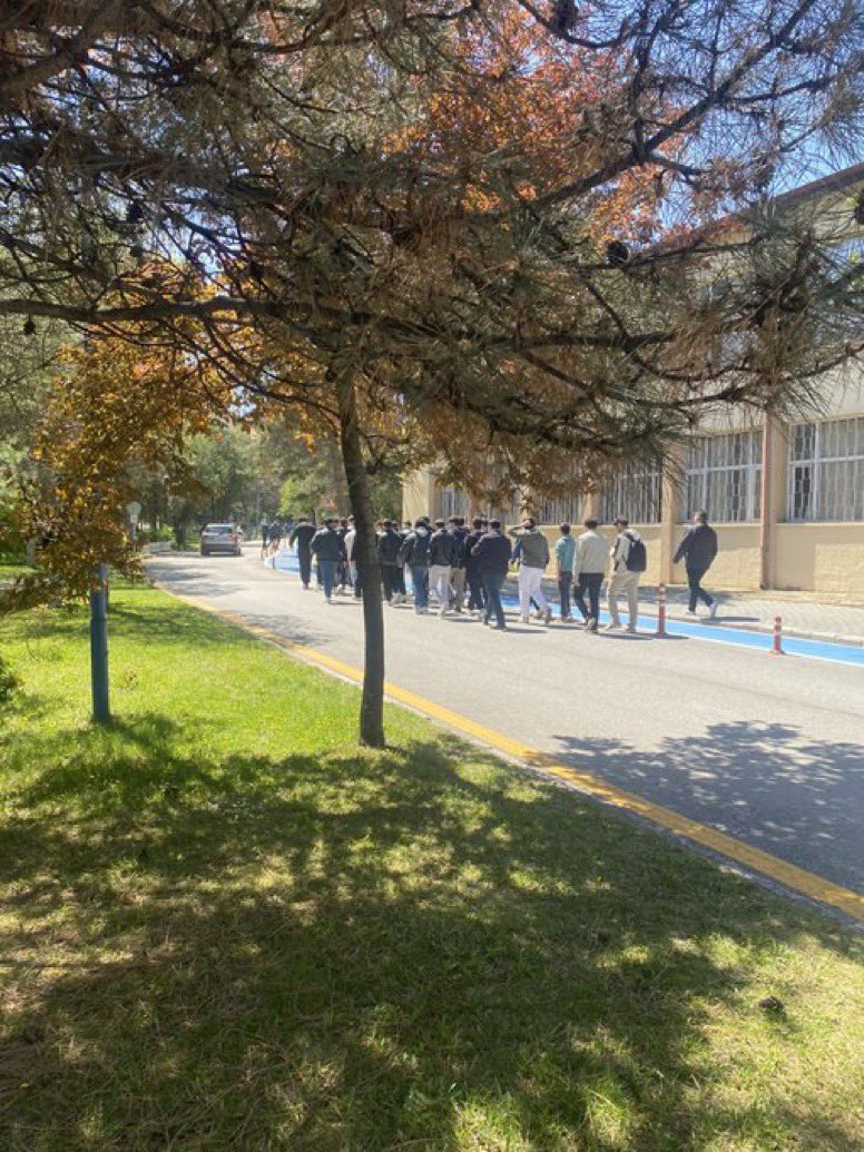 Gazi’de freak show var