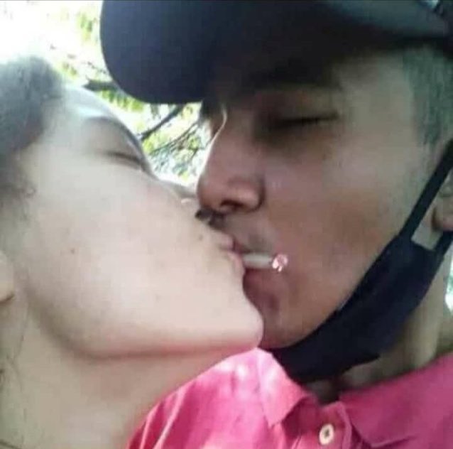 No entiendo el hype de publicar y publicar que vas a “la paca” 
Lo cool es ir sin que nadie sepa, comprar prendas y que no parezca que son de “la paca”
Literal ahora aunque te compres algo caro todos van a pensar que es de “la paca” 👀