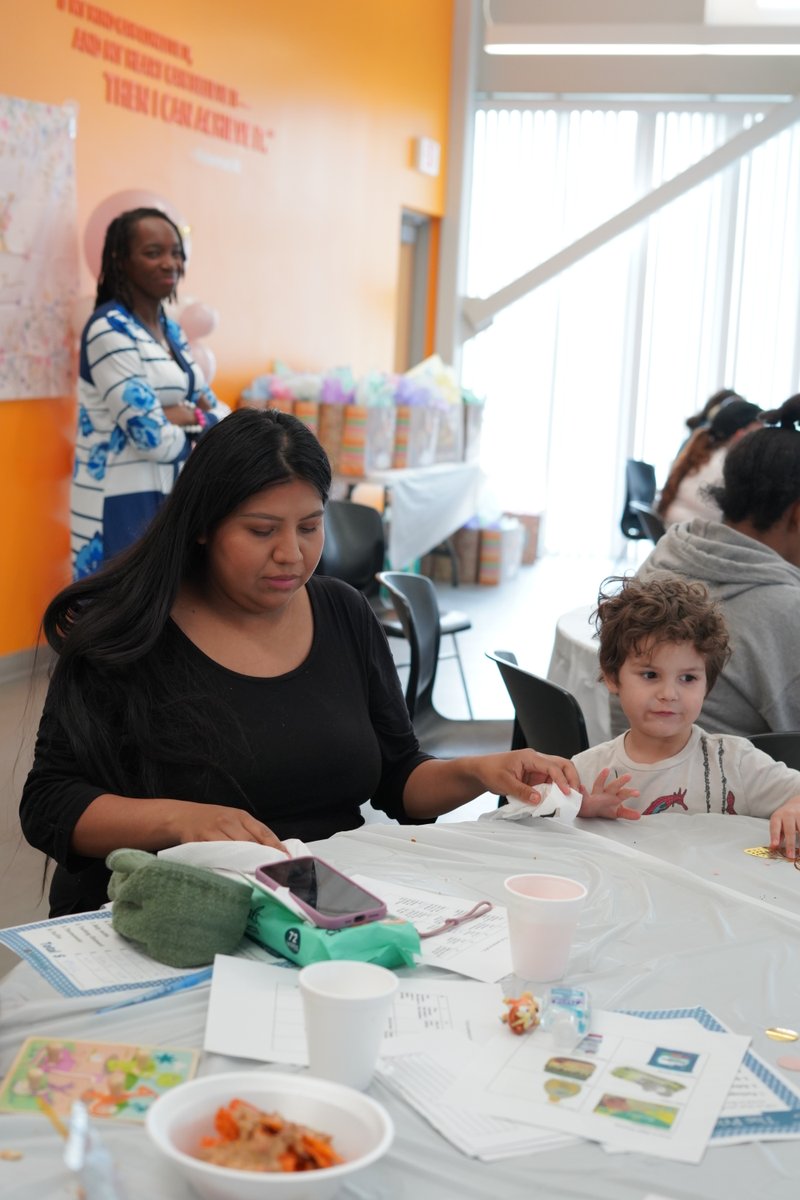 FPAKansasCity's tweet photo. Baby in Bloom Community baby shower!🍼🌸 More than 15 families celebrated their new bundles of joy🥰 #FrontPorchAlliance #BabyShower #kansascity #kc https://t.co/TQL71eB64M