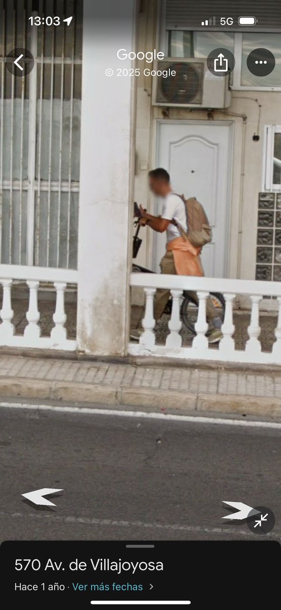 Mamá, salgo en Googlemaps!! 🤣🤣🤣 (sin fallo, mi bici, mochila, mi avenida…todo encaja con la descripción lol)
