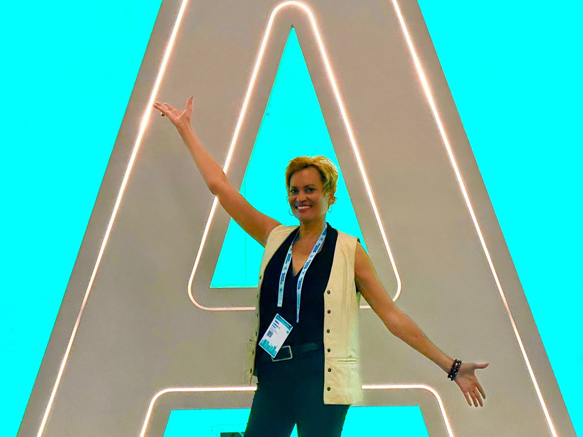 InnovativePros3's tweet image. So impressed by the amazing turnout at the Tableau Conference — across industries #data matters. Loved meeting so many amazing women at the “Women in Data” meet up.