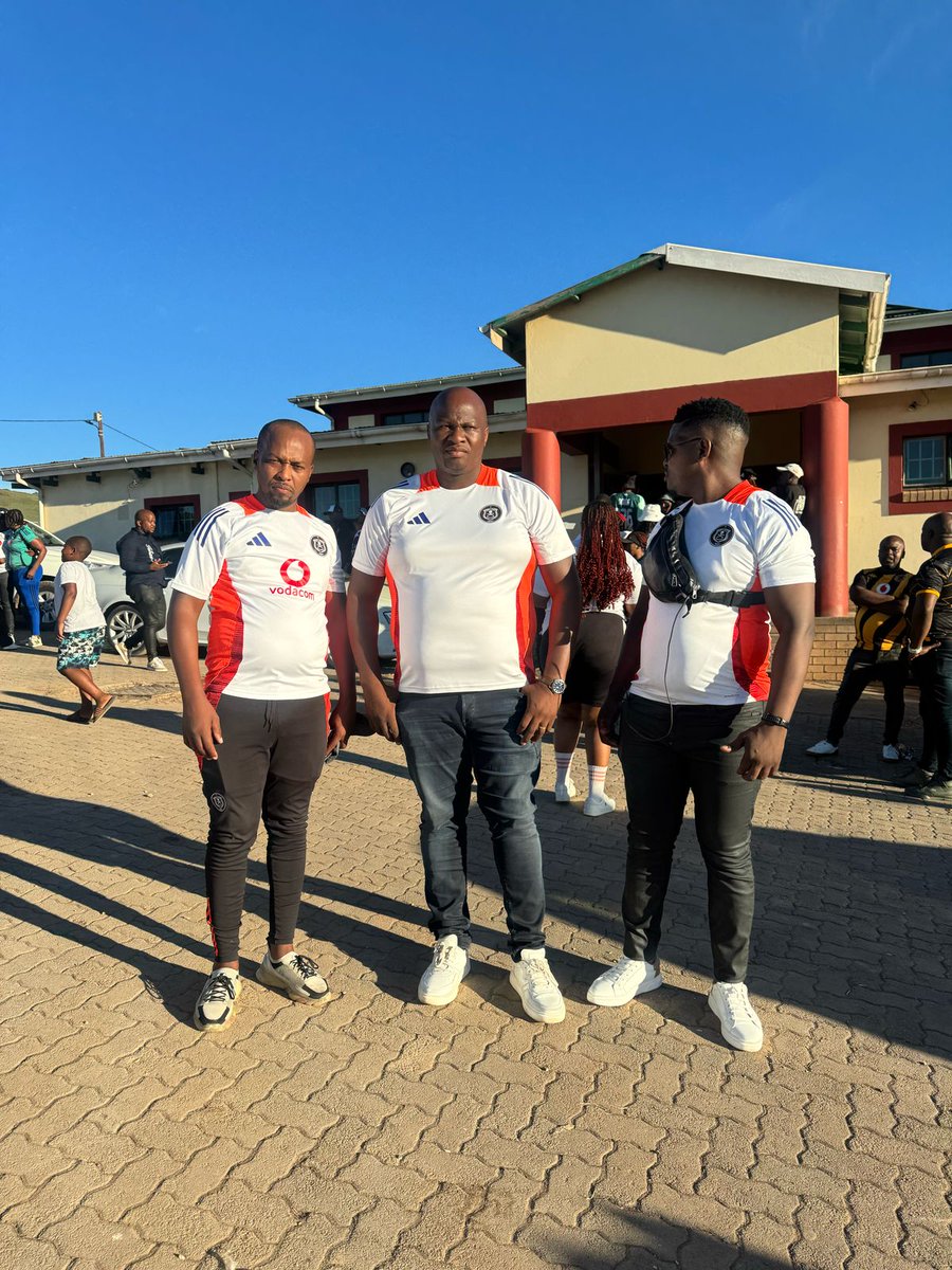 Ngcobo Branch Launch was lit
#GompoCentralBranch
#Akutatazelwa #Yeyethusonke