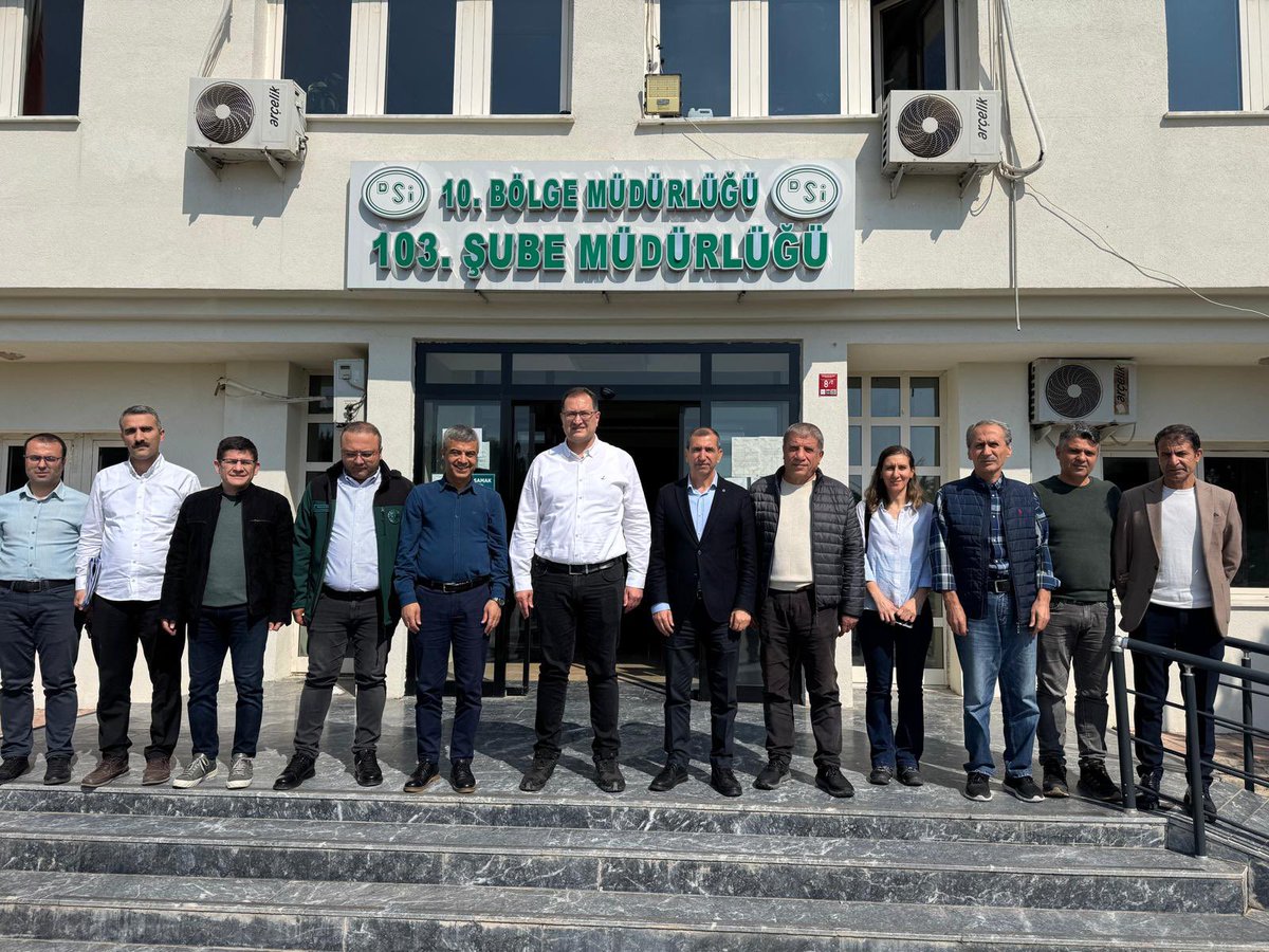 DSİ Genel Müdür Yardımcısı  Cengiz Han KILIÇASLAN ve beraberindeki heyetle birlikte Batmandaki incelemelerin ardından DSİ 103.Şube Müdürlüğümüzü ziyaret ederek yapılan çalışmalar hakkında görüş alışverişinde bulundu.