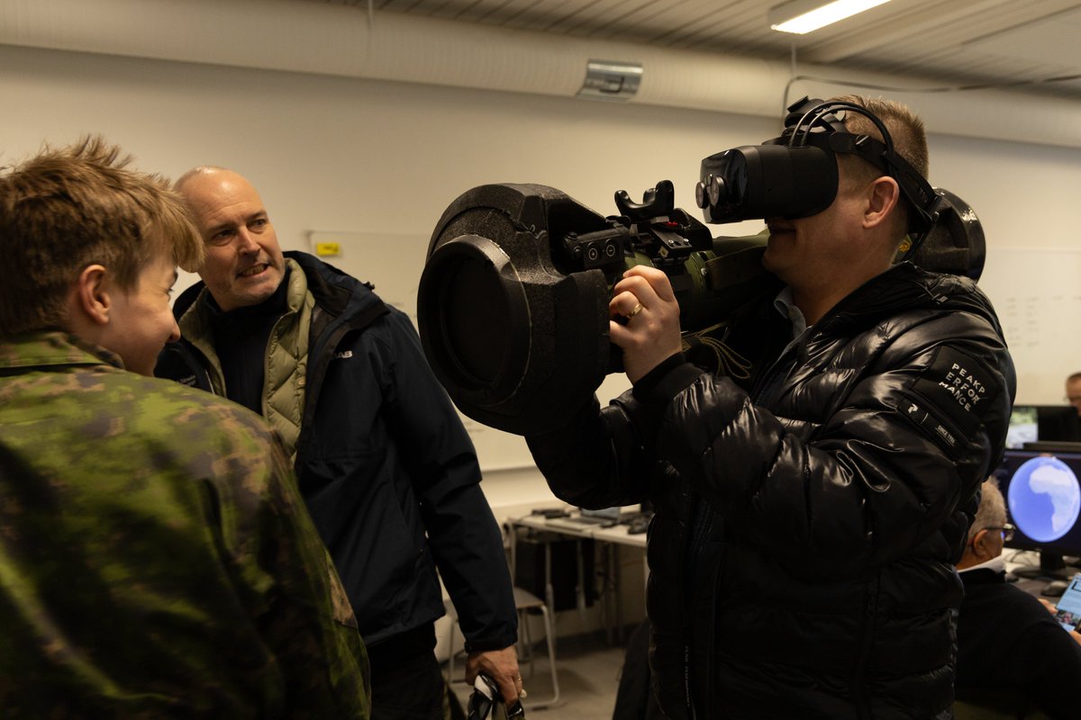 MaasotaK's tweet photo. Interoperality User Community (IUC) Kansainvälinen simulaattorikäyttäjien yhteisö kokoontui 8.-10.4. Helsingissä. Tavoitteena yhteensovittaa simulaattorijärjestelmien teknisiä ratkaisuja ja jakaa käyttökokemuksia. @MaasotaK @Maavoimat @Puolustusvoimat #Simulaattorit #Yhdessä https://t.co/9j9ZfBexNR