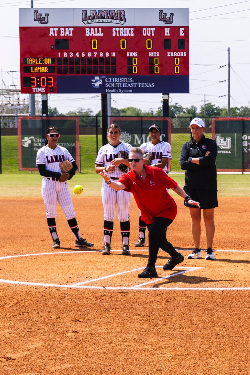 LamarSoftball's tweet photo. We love @stacytaylor111 ! https://t.co/cMJIoijPNF