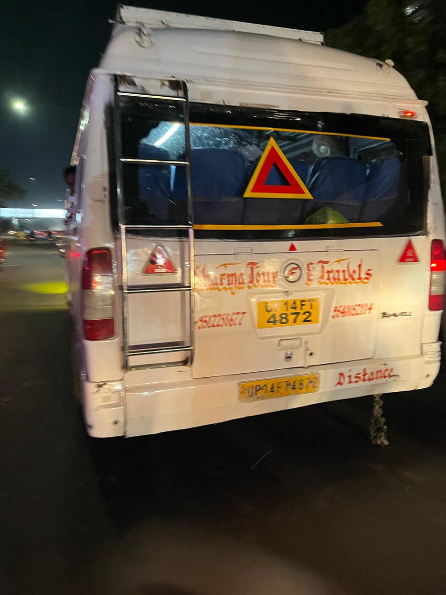 brajeshtiwari_7's tweet photo. Please track this vehicle... People in the vehicle are continuously  misbehaving.. driver having iron rod. A few minutes earlier the vehicle is spotted near the gaur chauk .... Greater Noida West... Please check @noidapolice @Noidatraffic https://t.co/JpZGyA08Ro