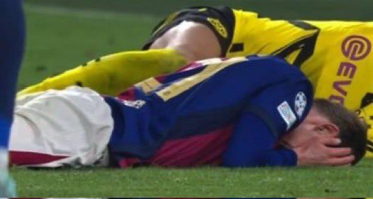Ardaguler189's tweet photo. De Jong🍑 https://t.co/roT753aszg