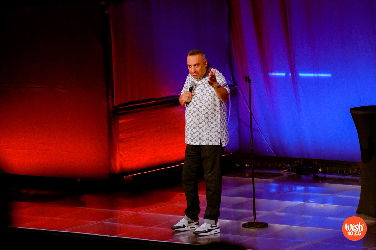 wish1075's tweet image. Comedian Russell Peters brought waves of laughter as he threw his witty lines at his show at the Samsung Hall last night!

Produced by @WilbrosLive, this event is part of his "RELAX* World Tour 2025... *𝘐𝘵'𝘴 𝘕𝘰𝘵 𝘛𝘩𝘢𝘵 𝘚𝘦𝘳𝘪𝘰𝘶𝘴!".

#RussellPeters
#RelaxWorldTour
