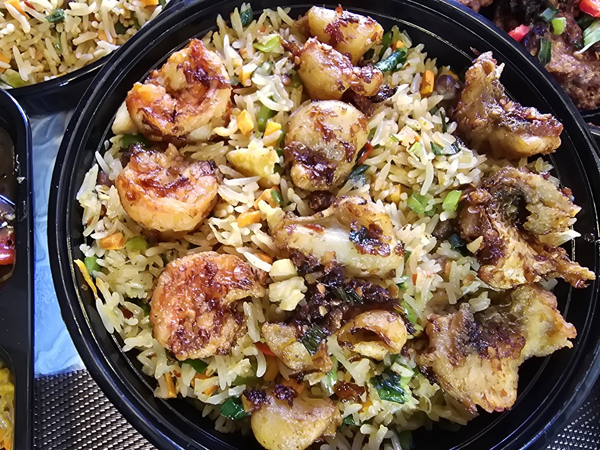 The D E L U X E.
chow16abuja Indulge in Better Chow.
No more boring meals-experience the best-tasting dishes made just for you! Fresh, flavorful, &amp; absolutely
satisfying. Treat yourself today!
13, 2nd Avenue, Beside AEDC Office. Gwarinpa 
08136134325