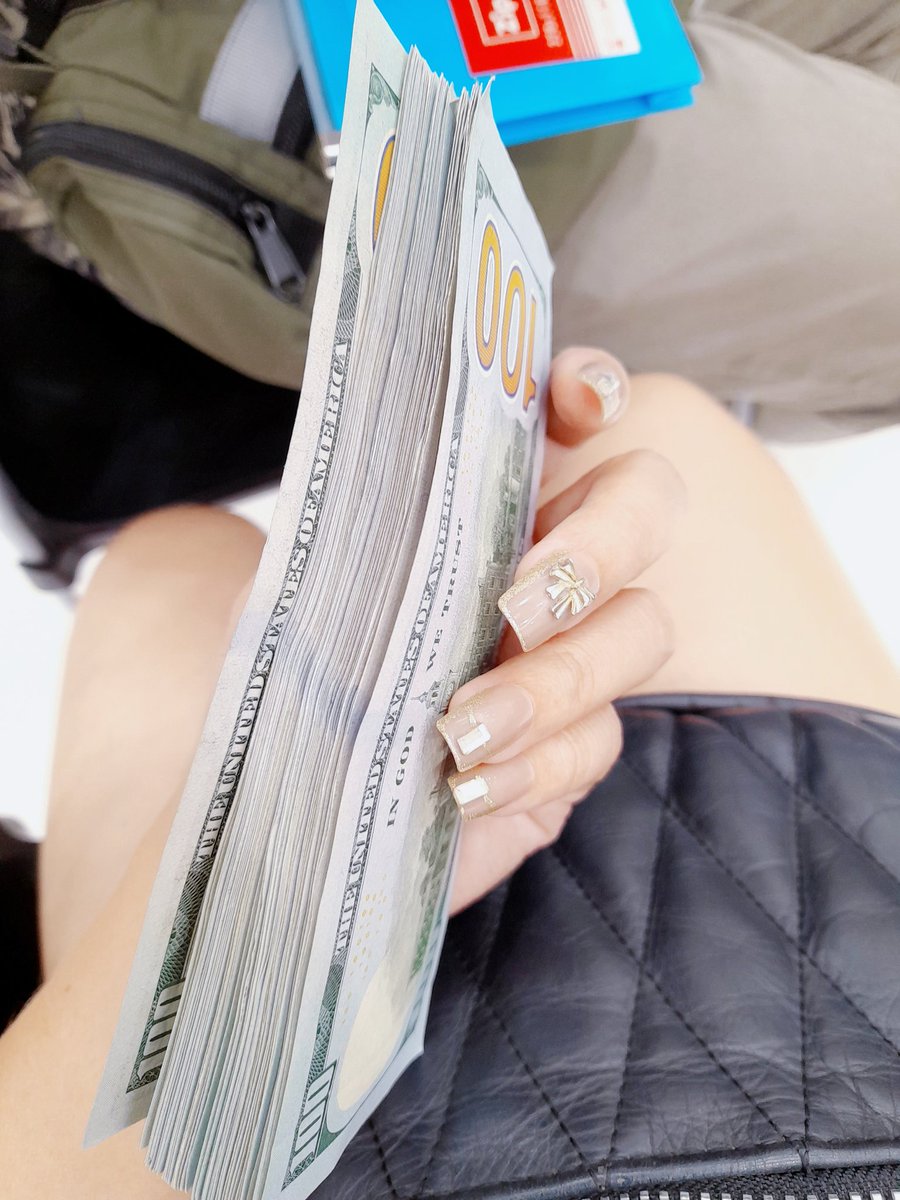 ishusSh's tweet photo. How do you buy happiness? https://t.co/oXQy6sSUco