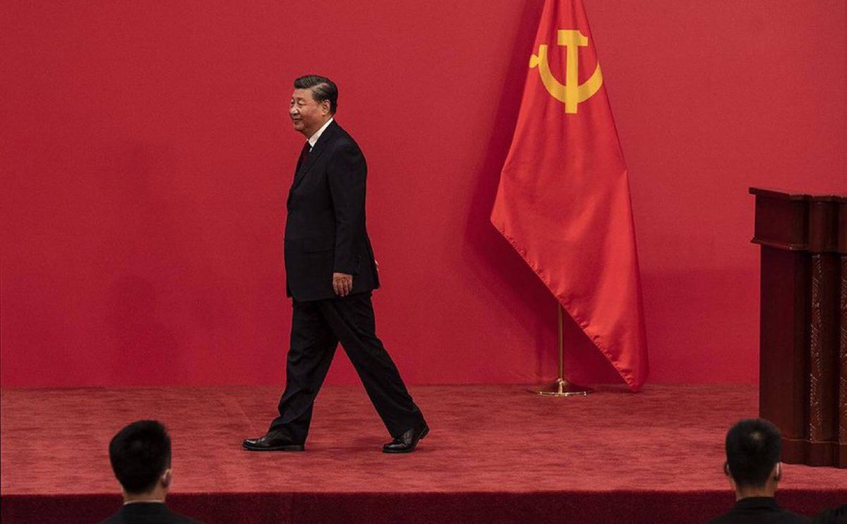 AlertaNews24's tweet photo. 🇺🇸🇨🇳 | URGENTE: La Casa Blanca anuncia que China ahora enfrenta un arancel del 245% como resultado de sus acciones de represalia contra Estados Unidos. https://t.co/RbxUWTHWeV