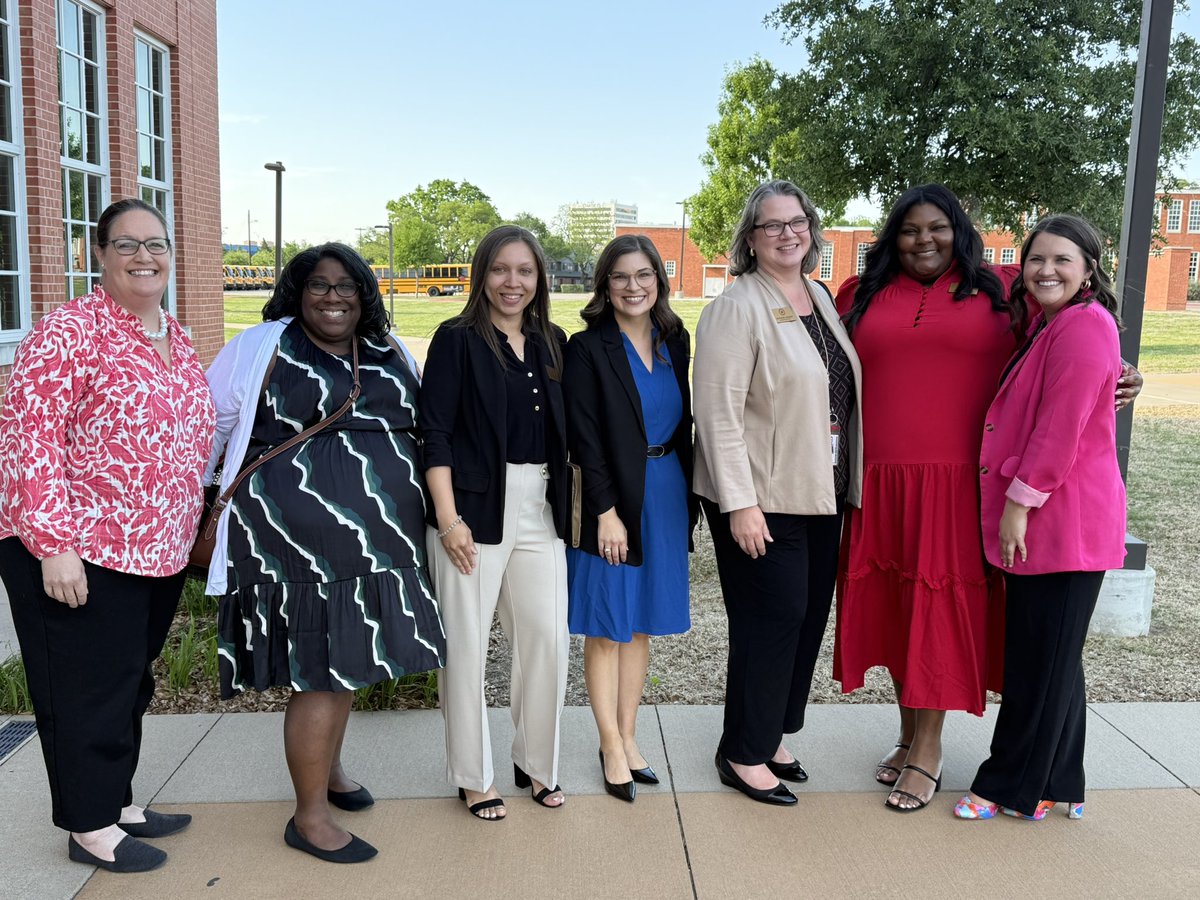_TeacherTaylor's tweet photo. A cohort to last a lifetime. Thank you @BallastShawna @IamBranum and all of RISD for supporting this journey of ours! https://t.co/tazDNBJldI