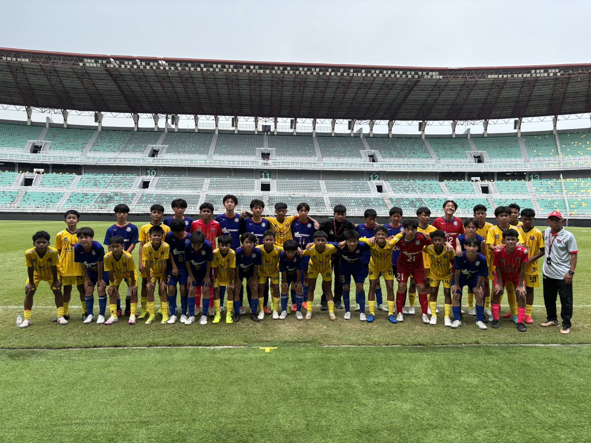vfk_academy's tweet photo. 【U-15】
インドネシア遠征3日目🇮🇩
BARATI CUP 2025
グループステージ1試合目
vs TUNAS INDONESIA FC
4-0(3-0.1-0)
午後はショッピングでリフレッシュ!
明日は2試合あるので予選リーグ首位通過を目指し頑張ります🔥
#VFK
#VFSC
#VENTRISE
#BARATI CUP 2025 https://t.co/ljfslWcrGb