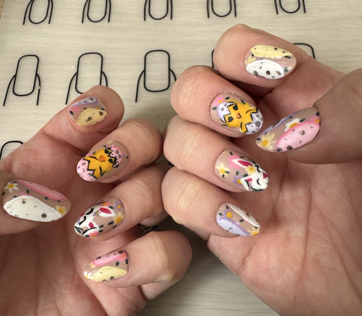TheScarletMoth's tweet photo. Easter nails! Not perfect but I like them a lot :)
#easternails #nailart https://t.co/quFtN7bpBe