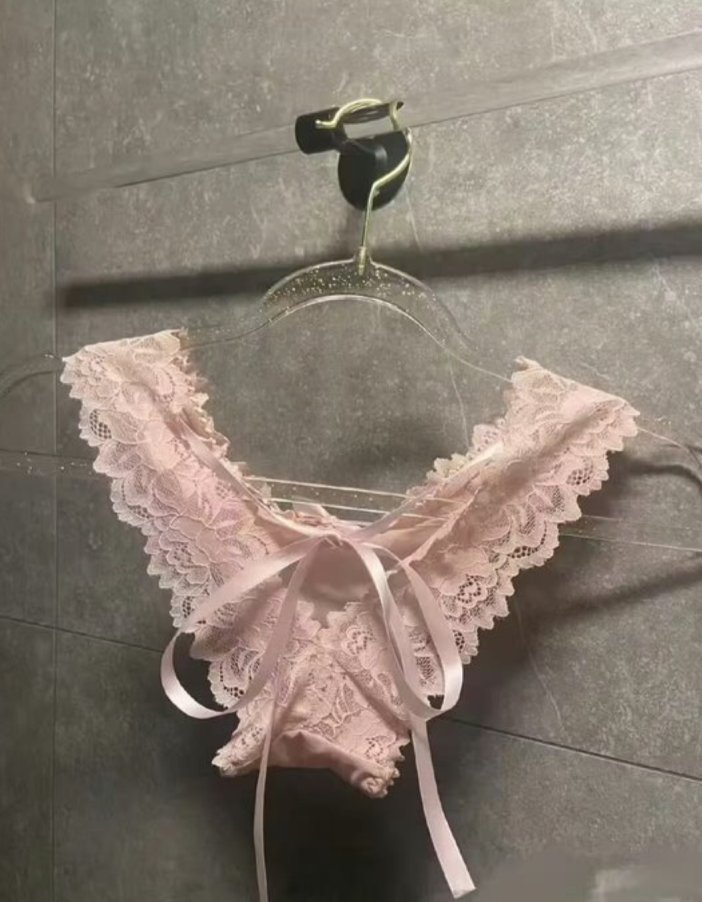 我先自首
今天上班   沒穿內褲😝 https://t.co/ohPVtf1A8L