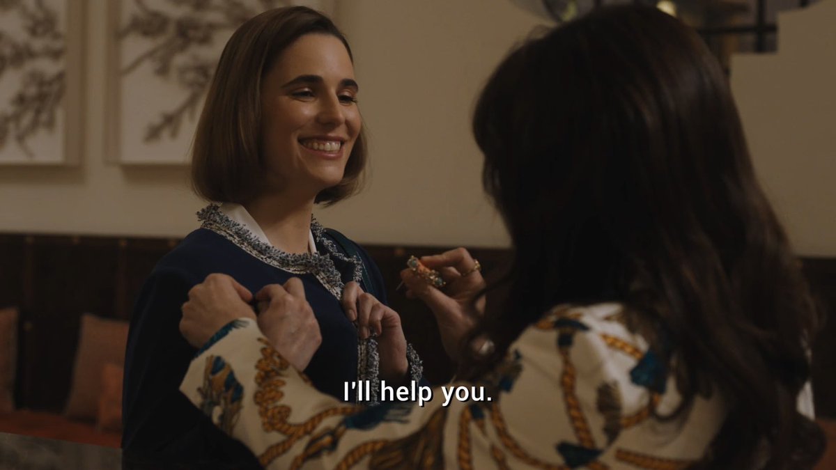 아니 화이트로투스 레전드섹미새이성애드라마인줄 알았는데 갑자기 이 여자가 두 연하여성과 캐롤? 타르? 이런걸 말아줌.. 근데 왠지 본인이 른이신...