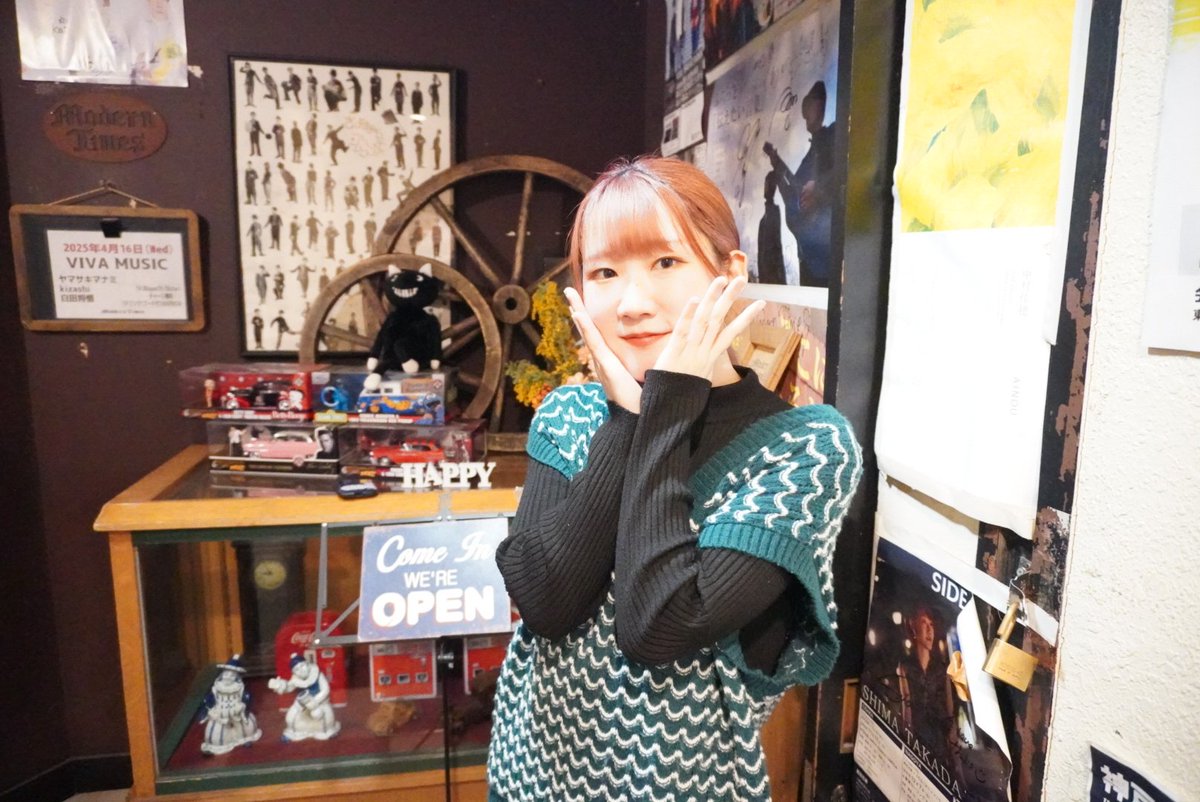 tomnaka0214's tweet photo. 2025.4.16  #Modern_Times
初めての場所はワクワクします😍
ご飯も美味しかった😋
チャージ無料でドリンクとフード代の1000円‼️ フードも安くておなかいっぱい😋
大津のもう愛はとぅもろうと姉妹店らしい🥺
 #ヤマサキマナミ
 #トークコーナー大盛りあがり
 #いつも物販神対応ありがとう
 #その1 https://t.co/RdZt3OLebj