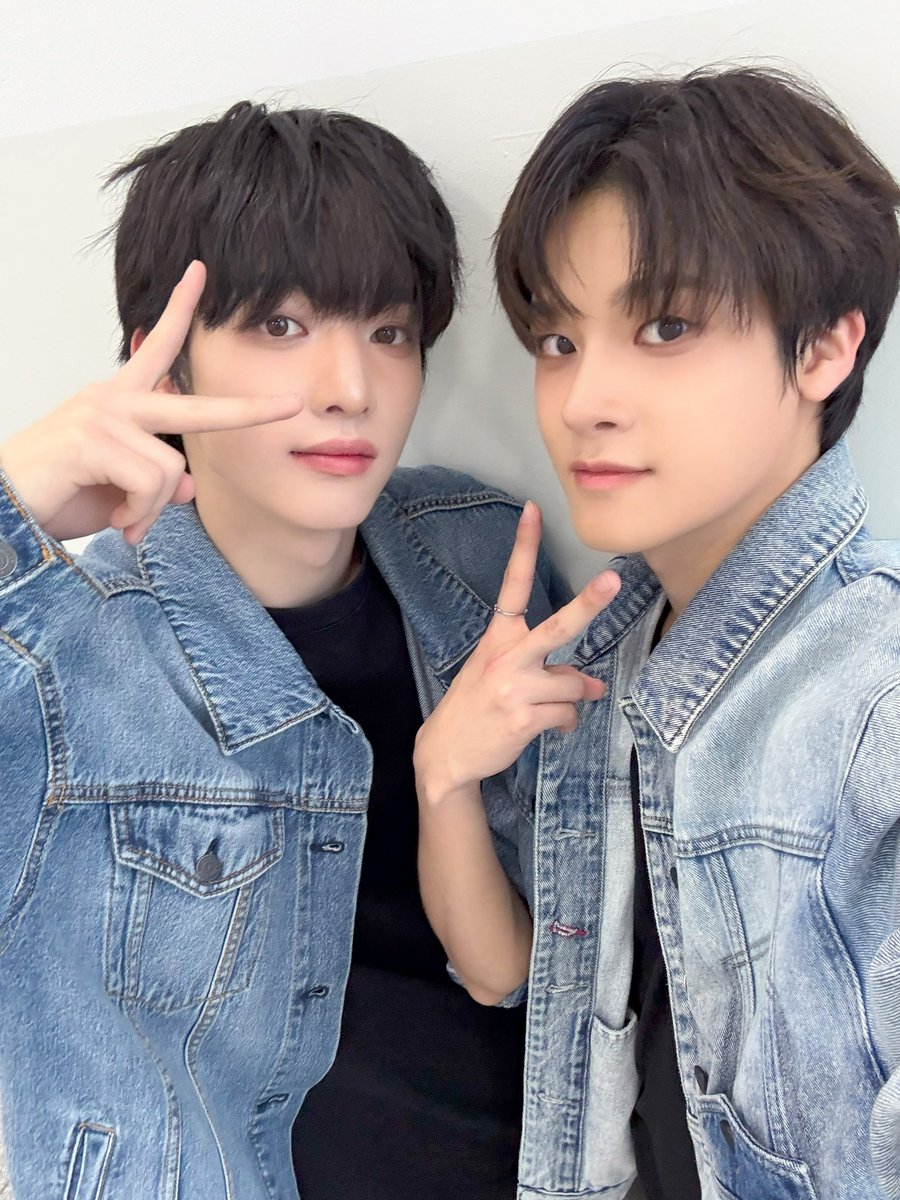 xikers_official's tweet image. [#준민 &amp;amp; #유준] 청청 유준민🤟💙
#xikers #싸이커스