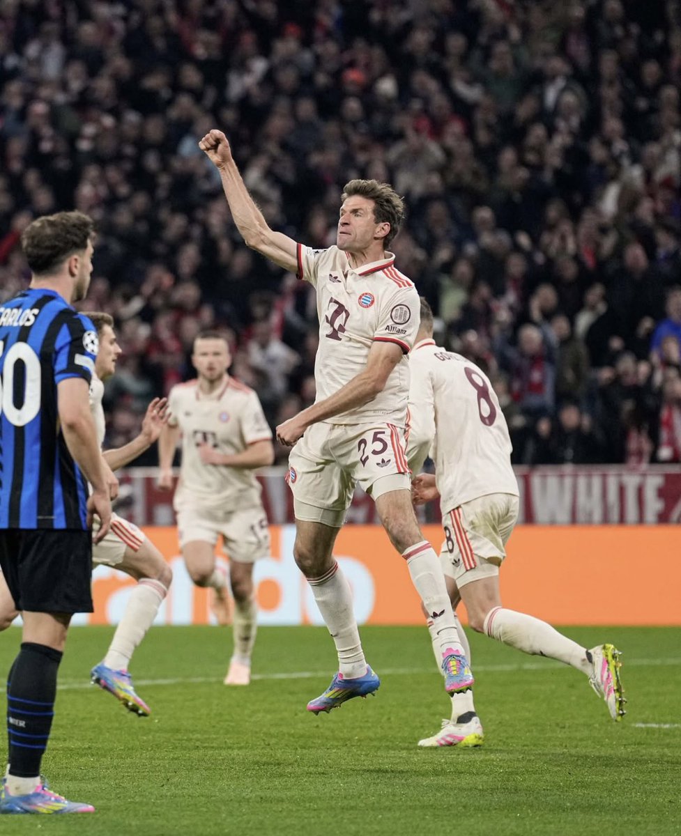 futebol_info's tweet photo. ⚠️ Segundo o jornal Bild, um dos maiores da Alemanha, o Internacional está interessado na contratação de Thomas Müller, que está de saída do Bayern.

O atacante alemão de 35 anos também interessa a Fiorentina, Los Angeles FC e FC Cincinnati.

🗞 @BILD_Sport | @cfbayern
📸 Bayern
