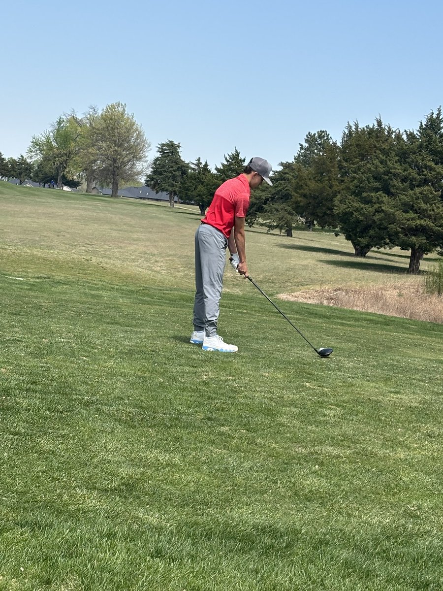 Congratulations to the varsity team who placed 2nd in the Kingman Invitational.  Top 10 medalist included Sydney Schrant 4th and Kooper Williams 7th