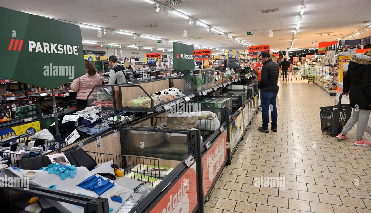 herr knax (satire) tweet media