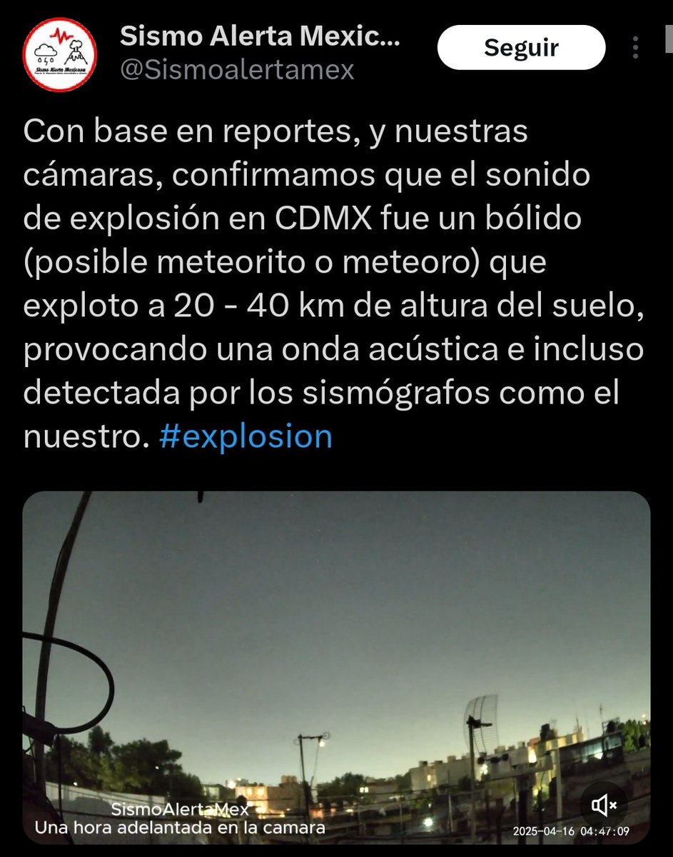 Mexico_NewsMX's tweet photo. 🚨🔔⚡🇲🇽 | ☄️🌌IMPACTANTE! El momento exacto en que un bólido cruza el cielo de CDMX y provoca la explosión que hizo temblar a toda la ciudad. Explota a kilómetros de altura… pero el estruendo se sintió en tierra.
 #CDMX #Meteorito #Bólido https://t.co/M4VHlQgnXc