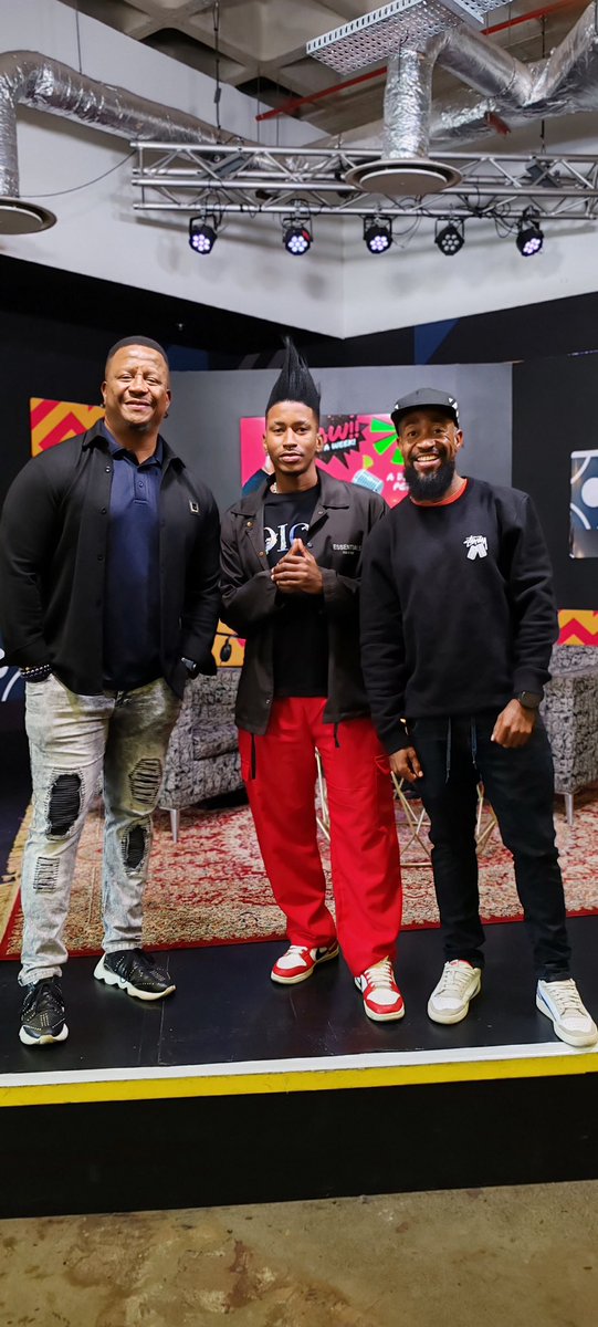 Latty_misfit's tweet photo. This era of Hiphop 🔥🔥🔥🔥🙌🏾🙌🏾🙌🏾🙌🏾…Those who know, know 🙌🏾🔥🔥🔥
Cc:  @DJFreshSA  @djmilkshake 
#hiphop #sahiphop #djmilkshake https://t.co/tGrebYcDQR