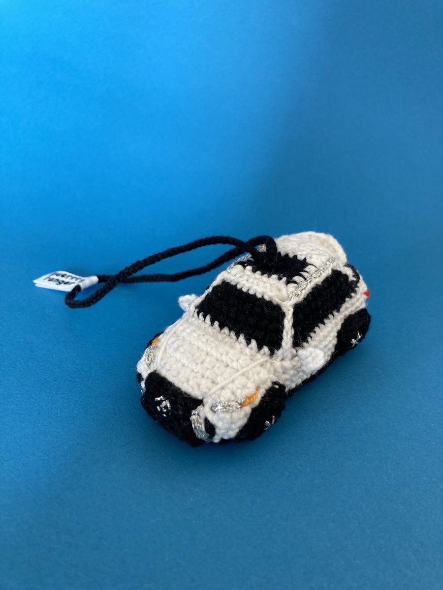 puerrranger's tweet photo. Процесс вязания Лексуса RX350 🚙
Когда попросили связать машину на заказ подумала вызов принят 🫵 боялась что в итоге получится суксид но получилось лучше чем я ожидала https://t.co/H5CZf0Eh9e