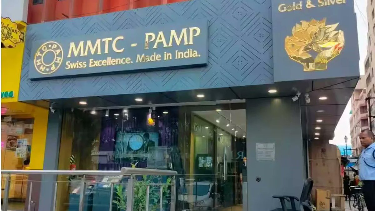 thenewsdrum's tweet image. MMTC-PAMP opens 1st brand store in Delhi; aims 200 stores across India
newsdrum.in/business/mmtc-…

#MMTC #MMTCPAMP #Store #Gold #GoldRefinery #Delhi @MMTCPAMP