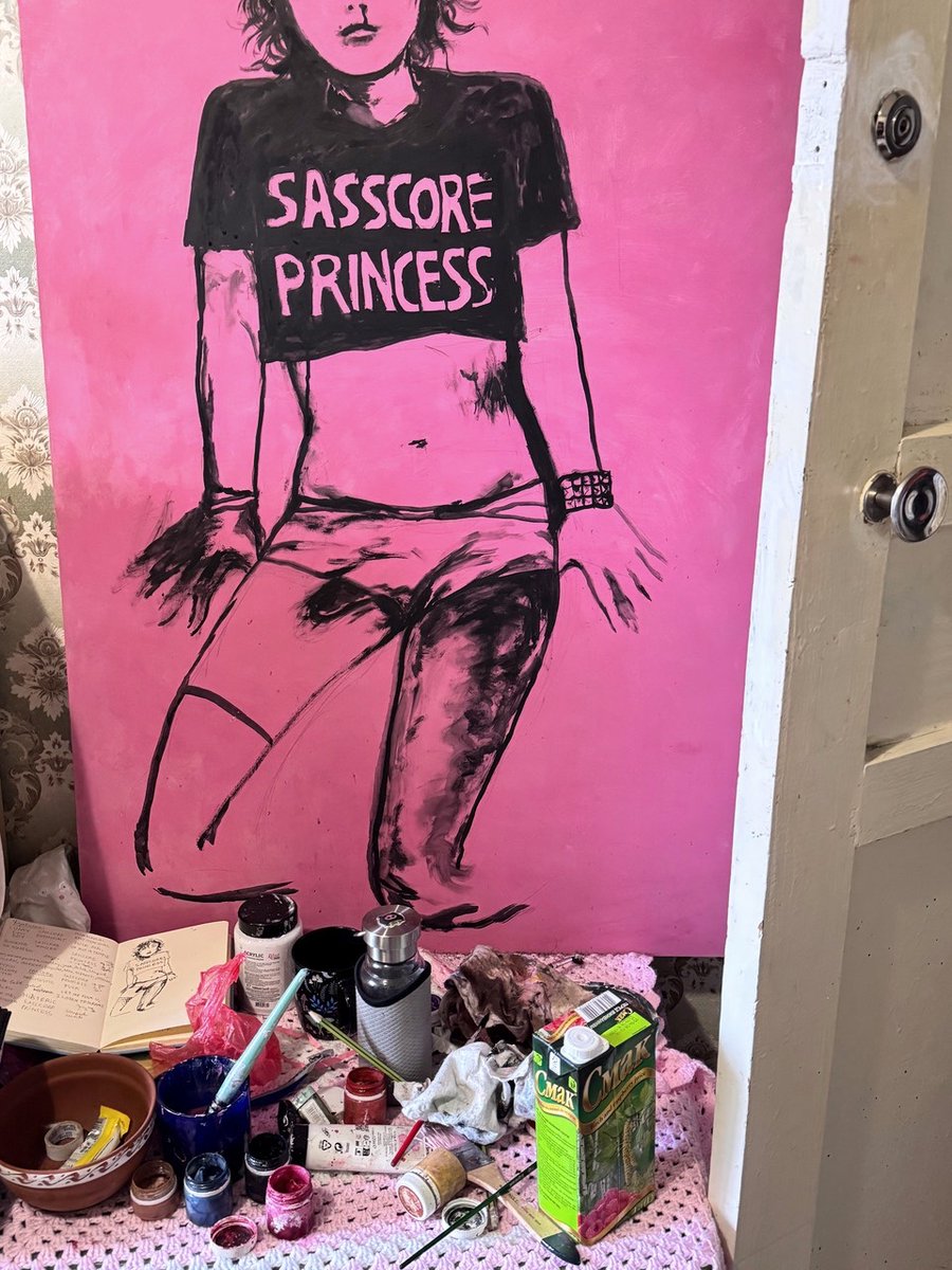 working on a personal exhibition this friday >~<