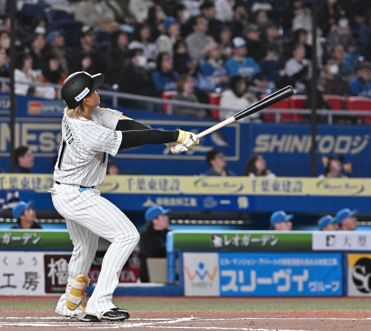 sanspo_marines's tweet photo. 【ロッテ対日本ハム】六回、プロ初本塁打となる３ランを放った山本大斗選手。（撮影・田村亮介）
#chibalotte 
#MarinesBaseball 
#山本大斗 
#サンスポ https://t.co/HCMfKXrJIJ