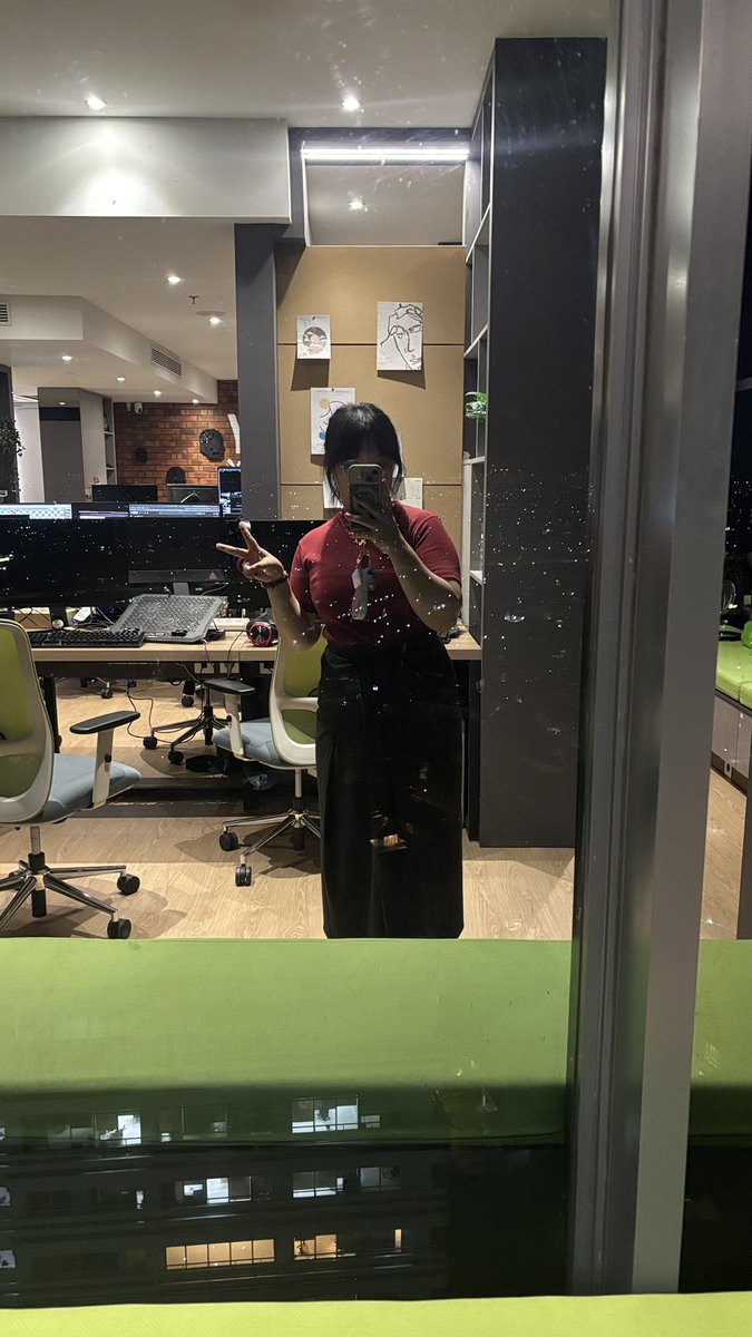 ipockysaurus's tweet image. Hi! I'm Pocky - Lv 32!
I'm somewhat 35% @togeproductions Social Media Manager, 20% Cosplayer, 10% twitch streamer, 25% small business owner and 10% artist!

I play gacha games, stick with my delulu and please be advice that I also like to repost my fan-girling side. A lot.