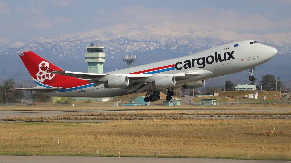 本日の小松空港
カーゴルクスの747-400F (LX-SCV)