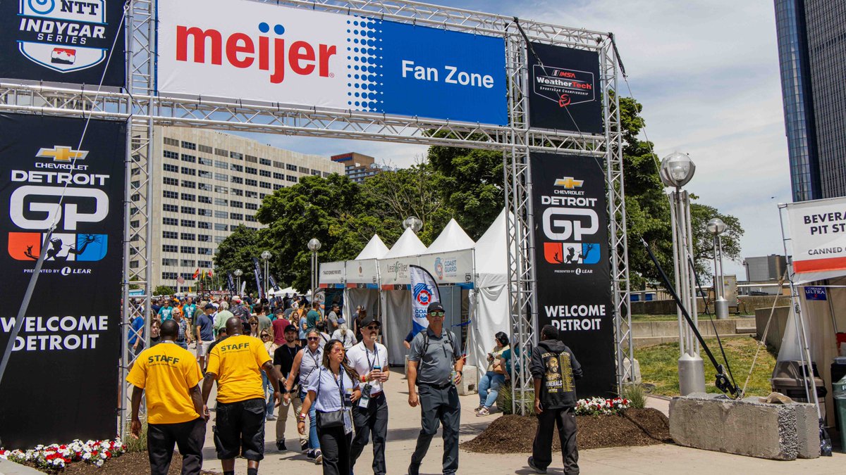 detroitgp's tweet photo. Comerica Free Prix Day returns Friday, May 30, giving race fans the chance to experience the #DetroitGP for FREE! Bring your friends and family and join us for a turbocharged weekend in the heart of the Motor City.
@downtowndet @comericabank
#WeDriveDetroit // #FreePrixDay https://t.co/pWYkMAJ0t4