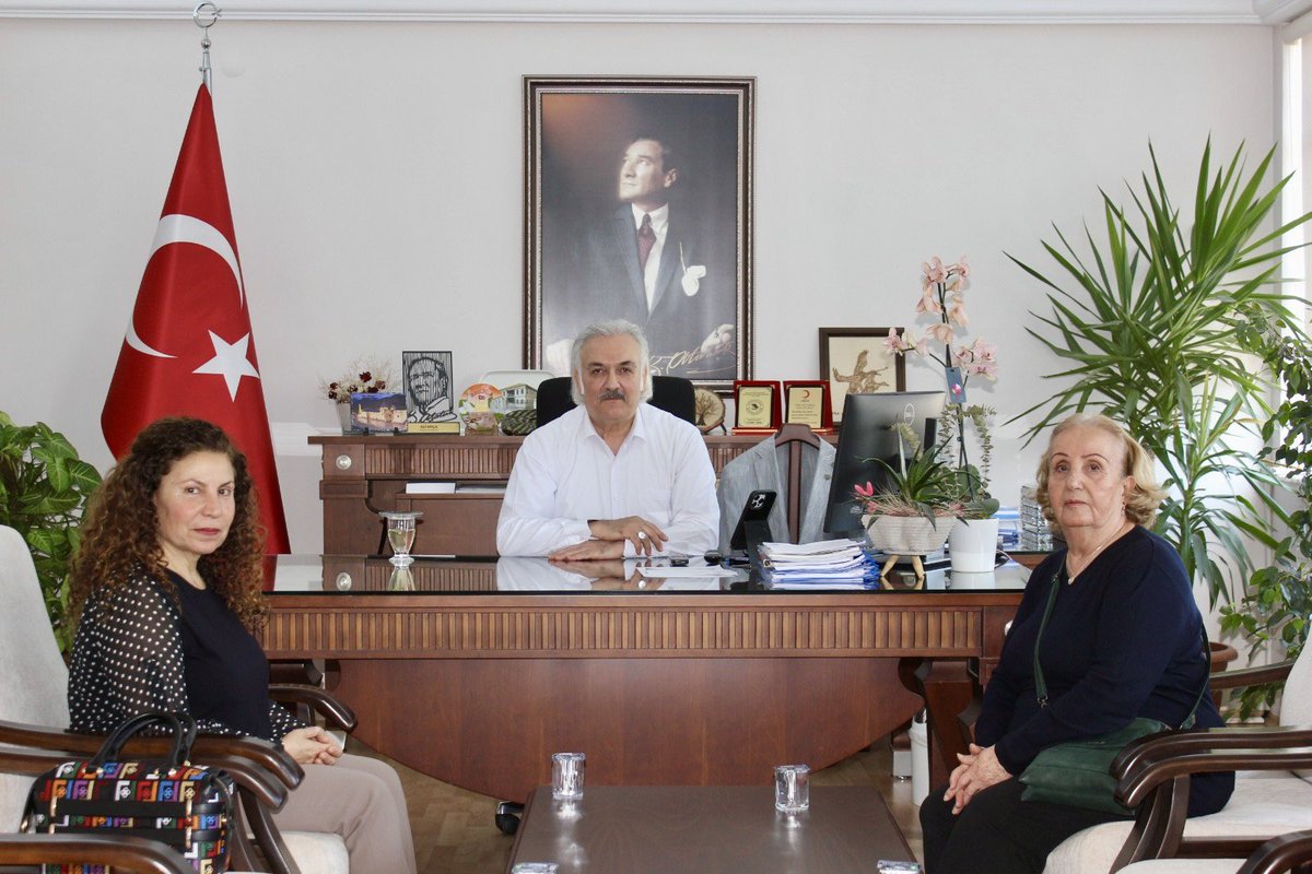 Söke Hilmi Fırat Huzur Evi Müdürü Sn. Serbil BAKIR ve huzur evi sakinimiz Sn. Sevil AKSA hanımefendi,

Kaymakamımız Sayın <a href="/_AliAkca_/">Ali Akça</a>’ya ziyarette bulundular.