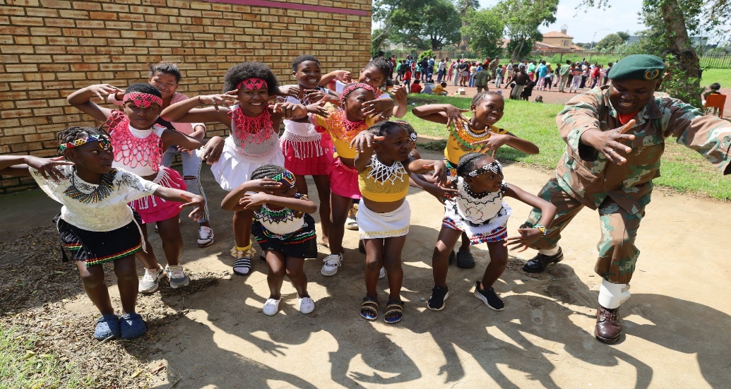 SANDF_ZA's tweet image. #SAArmy Article || SA Support Base Johannesburg Conducted School Holidays Community Outreach in Conjunction with the City of Johannesburg.

facebook.com/share/p/198PS8…

#SANDF
#SAArmySupportFormation
#PrideOfLions
#SANDFOutreachProgramme