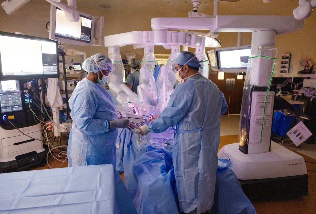 With the most advanced surgical robot — the da Vinci 5 — now at <a href="/UFHealth/">UF Health</a>, surgeries like the Whipple to treat pancreatic cancer will be even more precise. Surgical oncologist <a href="/IbrahimNassour/">Ibrahim Nassour, MD MS FACS</a> is at the forefront of the leading-edge technology.

Read more: go.ufl.edu/mn3cpp0