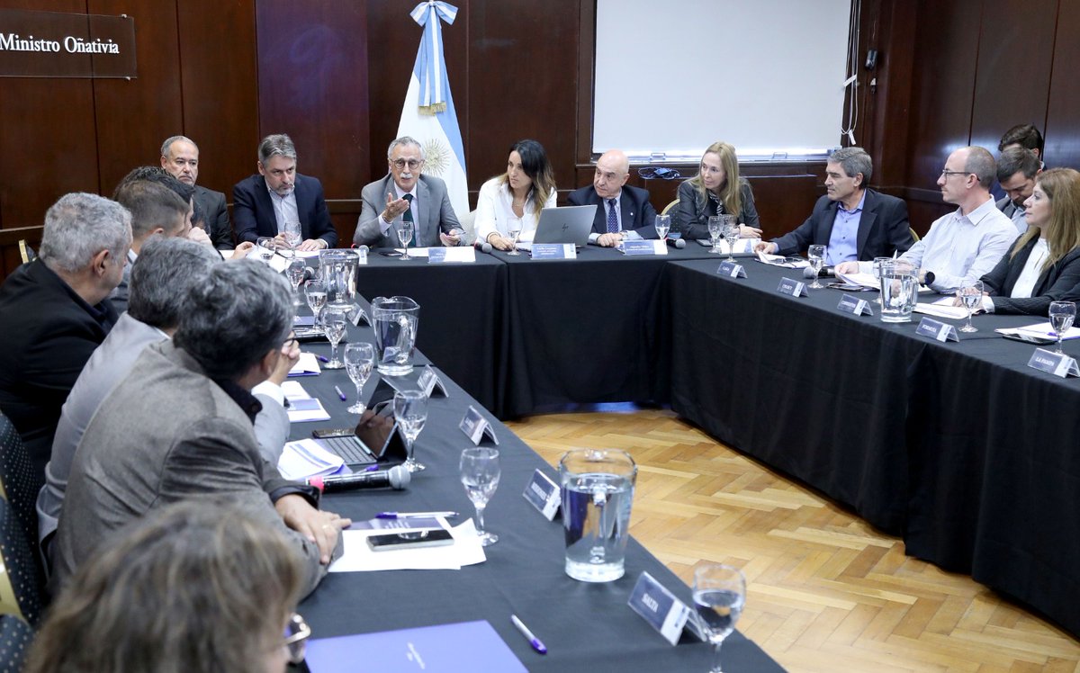 🟠 PARTICIPAMOS DE UN NUEVO ENCUENTRO DEL CONSEJO FEDERAL DE SALUD

🌐 Para más información: acortar.link/4o17ex

#COFESA #Salud #Chubut #Gobierno
