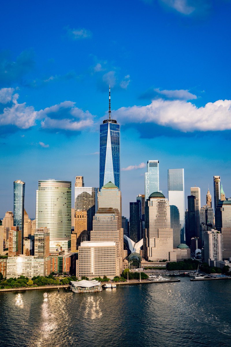 When the sun reflects off the buildings 😮‍💨💛