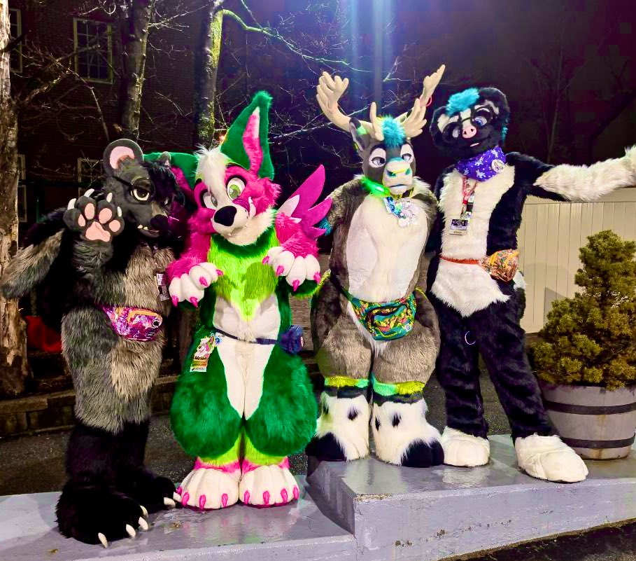 Don’t mind us! Just squeezed two lovely beans between two stinkers 🦨

….what, how would you react???😏

(I miss #FCL2025 so much😭)

📸: @LewdSheepy1 

🦨: <a href="/SkunkWix/">Wix 🔜 Furpoc</a> 
🦌: <a href="/FooTheBou/">Foo The Bou 🔜 MFF</a> 
🐺: <a href="/melon_corgo/">Melon Splash~🍉</a>