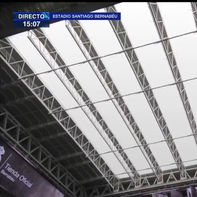 MadridXtra's tweet photo. 🚨 Santiago Bernabéu’s roof has been CLOSED. ⏳ https://t.co/ce1FB7xwlX